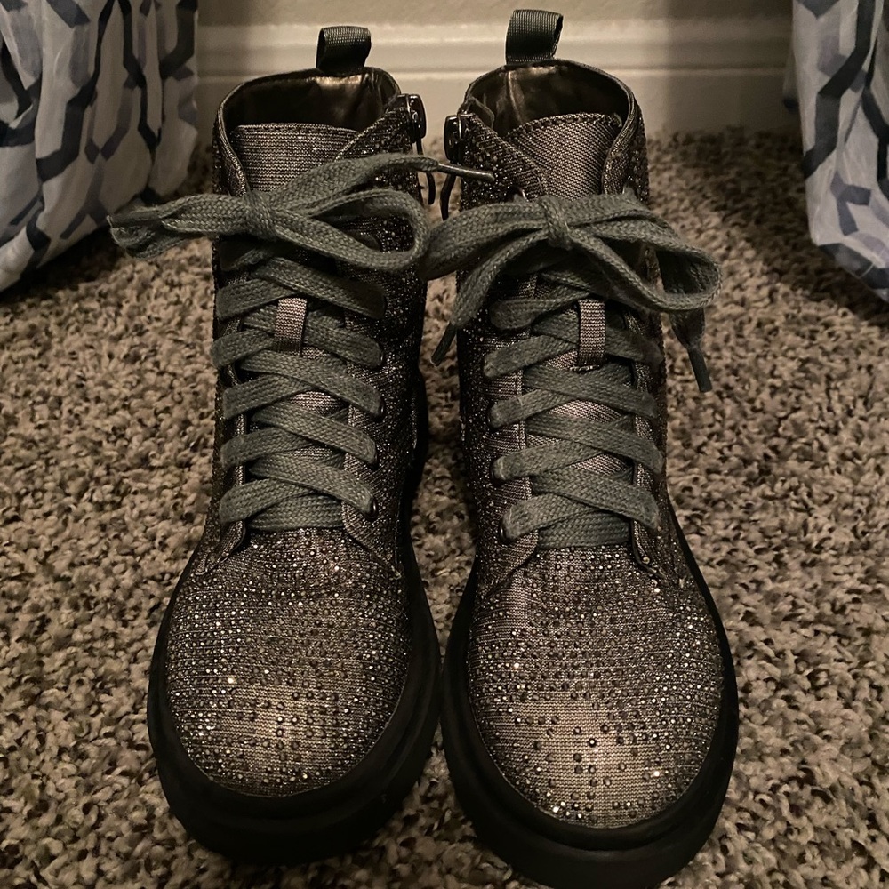 Carvela girls mini ta-da boots